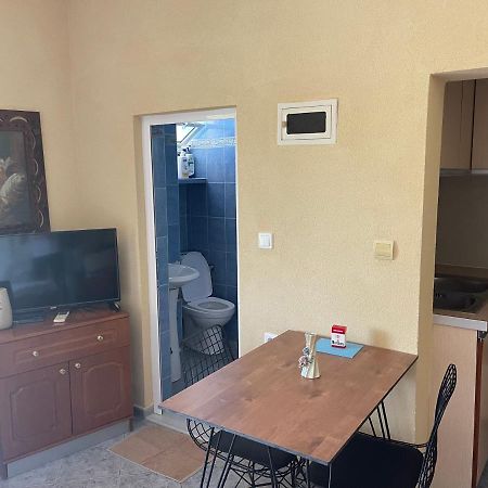 Elias Guest House Sarande Bagian luar foto